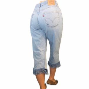 Levi’s 550 Mom Jeans High Rise Fringe Hem Cropped